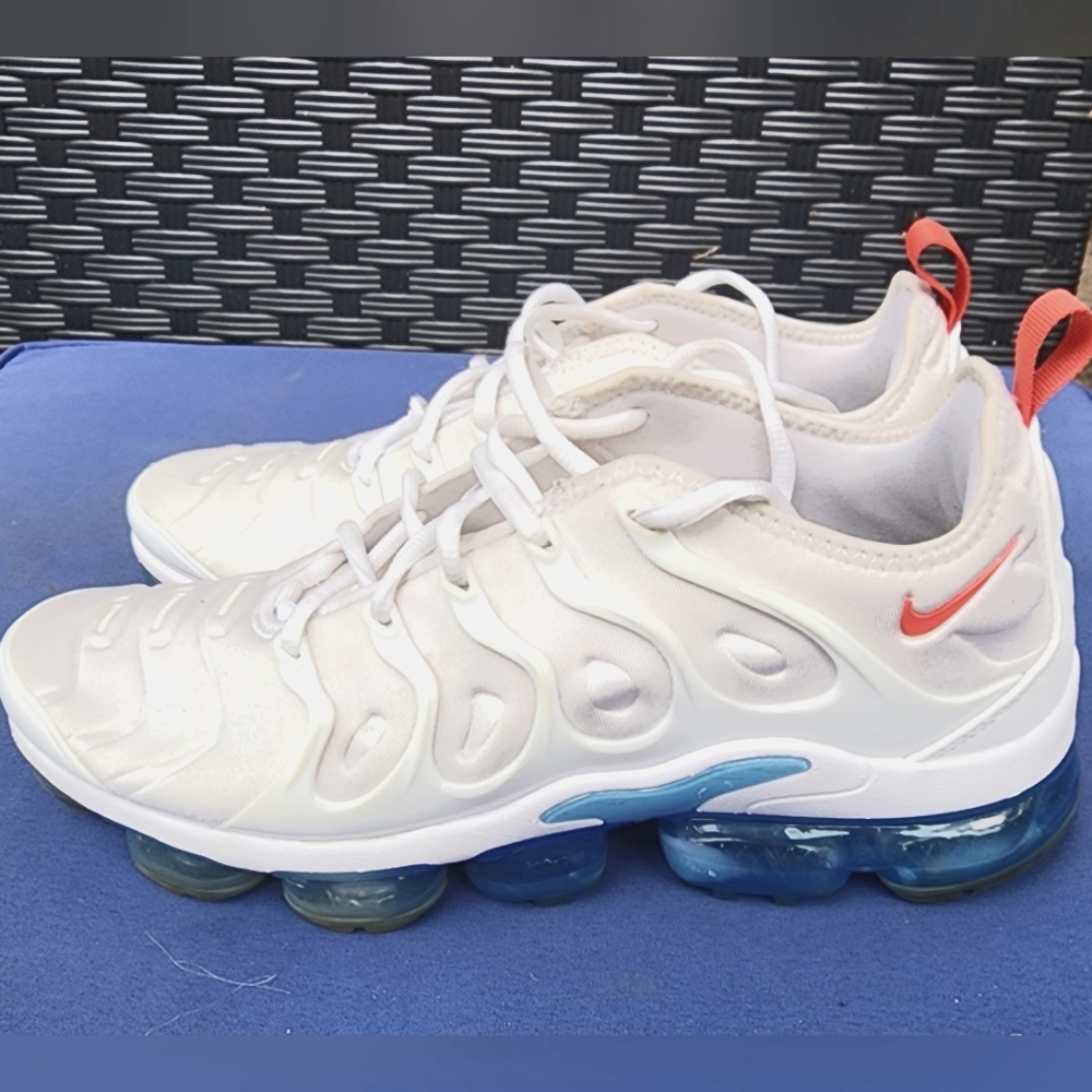 Nike Air VaporMax PlusWhite Red Blue sz 10